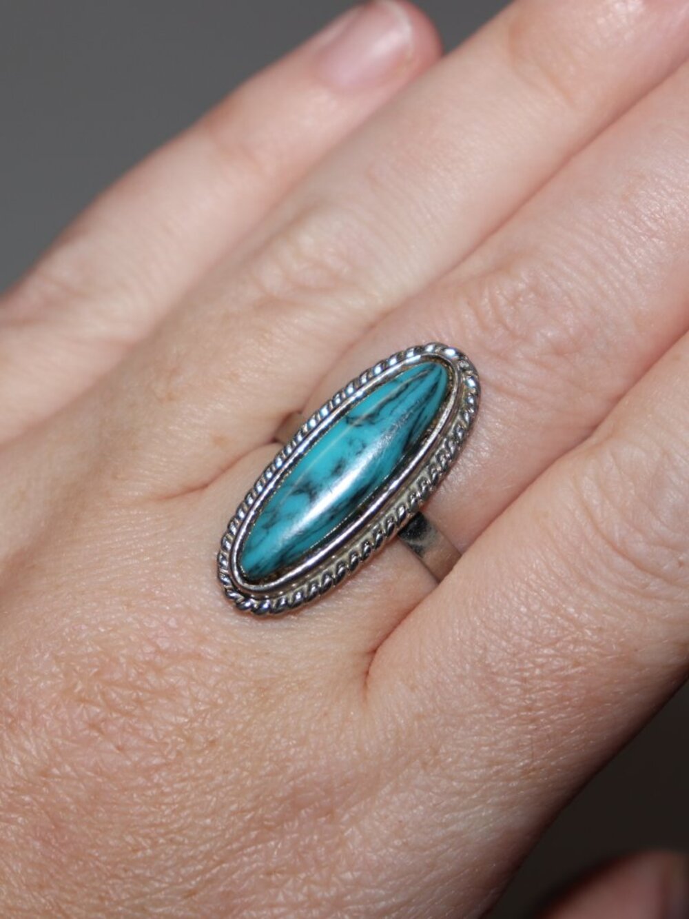 💙✨ Vintage Adjustable Turquoise Ring · Size 8–10 Oval turquoise stone ·